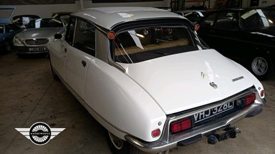 Lot 394 - 1973 CITROEN DS 20 SEMI AUTOMATIC
