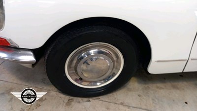 Lot 394 - 1973 CITROEN DS 20 SEMI AUTOMATIC