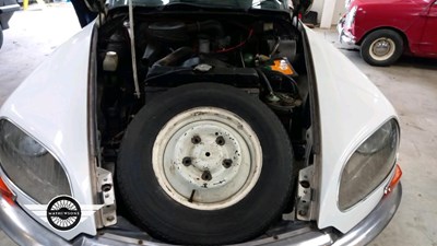 Lot 394 - 1973 CITROEN DS 20 SEMI AUTOMATIC