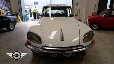 Lot 394 - 1973 CITROEN DS 20 SEMI AUTOMATIC