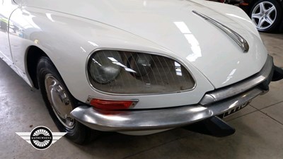 Lot 394 - 1973 CITROEN DS 20 SEMI AUTOMATIC