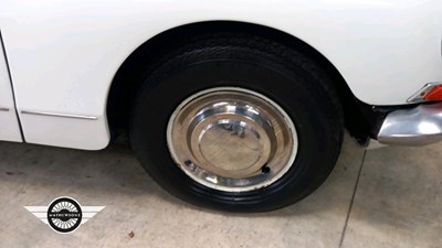 Lot 394 - 1973 CITROEN DS 20 SEMI AUTOMATIC