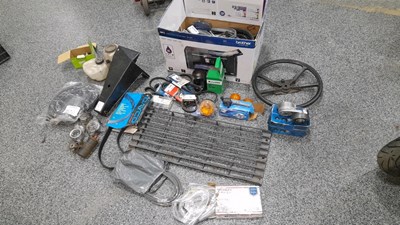 Lot 807 - 2 BOXES OF LAND ROVER SPARE PARTS