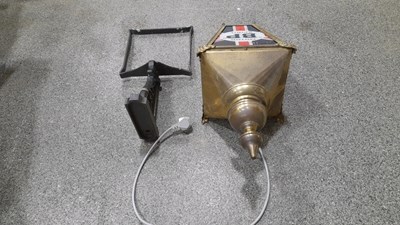 Lot 143 - VINTAGE STYLE BP MOTOR SPIRIT BRASS LAMP & WALL BRACKET 26" TALL