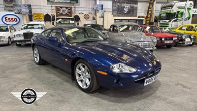 Lot 96 - 2000 JAGUAR XK8 COUPE AUTO