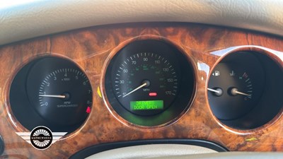 Lot 138 - 1998 DAIMLER SUPER V8 AUTO