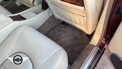 Lot 138 - 1998 DAIMLER SUPER V8 AUTO