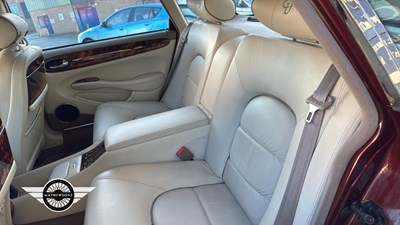 Lot 138 - 1998 DAIMLER SUPER V8 AUTO
