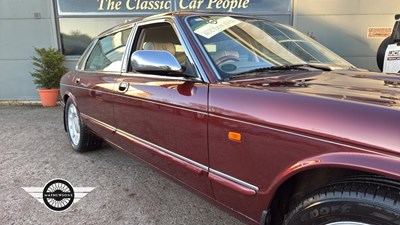 Lot 138 - 1998 DAIMLER SUPER V8 AUTO