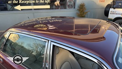 Lot 138 - 1998 DAIMLER SUPER V8 AUTO