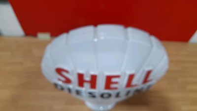 Lot 37 - SHELL DIESOLINE GLASS GLOBE
