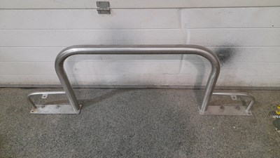 Lot 883 - LANDROVER STAINLESS STEEL BULLBAR