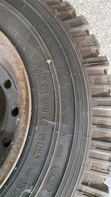 Lot 243 - 5 X LAND ROVER WOLF WHEELS & TYRES 7.50 R 16C