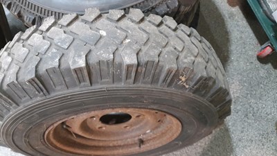 Lot 243 - 5 X LAND ROVER WOLF WHEELS & TYRES 7.50 R 16C