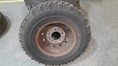 Lot 243 - 5 X LAND ROVER WOLF WHEELS & TYRES 7.50 R 16C