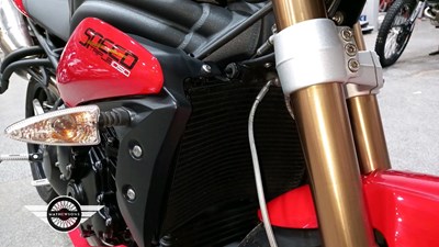 Lot 26 - 2011 TRIUMPH SPEED TRIPLE 1050