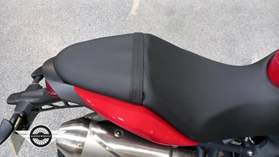 Lot 26 - 2011 TRIUMPH SPEED TRIPLE 1050