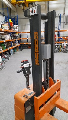 Lot 241 - ROBUR ELECTRIC FORK LIFT , TYPE B691500 1000KG LIFT