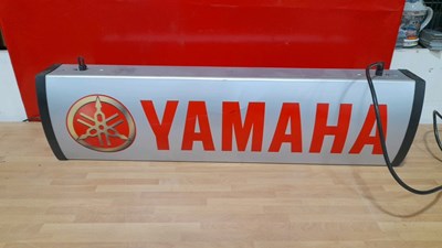 Lot 301 - YAMAHA DEALER LIGHT UP SIGN , DOUBLE SIDED 31" X 9"