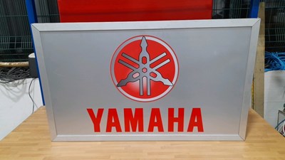Lot 271 - YAMAHA DEALER LIGHT UP SIGN 40" X 24"