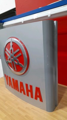 Lot 623 - YAMAHA LIGHT UP DEALER SIGN 30" X 29"