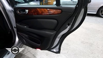 Lot 850 - 2005 JAGUAR XJ8 V8 SPORT AUTO