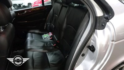 Lot 850 - 2005 JAGUAR XJ8 V8 SPORT AUTO