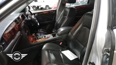 Lot 850 - 2005 JAGUAR XJ8 V8 SPORT AUTO