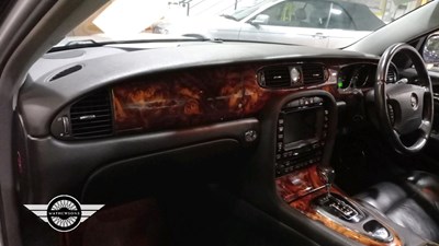 Lot 850 - 2005 JAGUAR XJ8 V8 SPORT AUTO