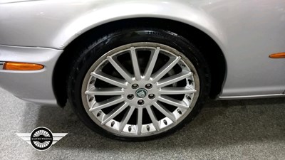 Lot 850 - 2005 JAGUAR XJ8 V8 SPORT AUTO