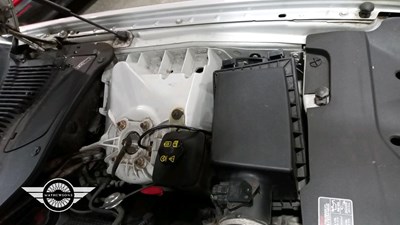 Lot 850 - 2005 JAGUAR XJ8 V8 SPORT AUTO