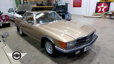 Lot 299 - 1984 MERCEDES 280 SL AUTO