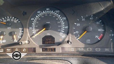 Lot 882 - 1998 MERCEDES SL 320 AUTO