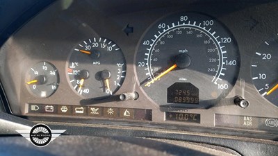 Lot 882 - 1998 MERCEDES SL 320 AUTO