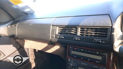 Lot 882 - 1998 MERCEDES SL 320 AUTO