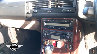 Lot 882 - 1998 MERCEDES SL 320 AUTO