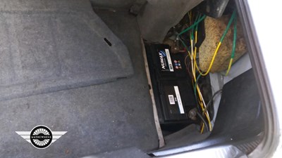 Lot 882 - 1998 MERCEDES SL 320 AUTO