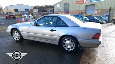 Lot 882 - 1998 MERCEDES SL 320 AUTO