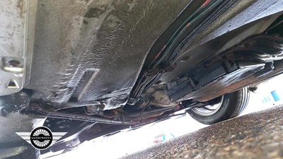 Lot 882 - 1998 MERCEDES SL 320 AUTO