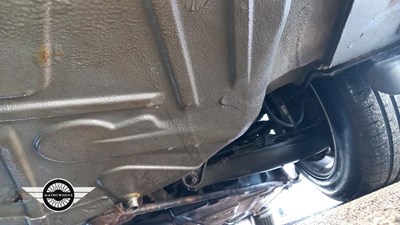 Lot 882 - 1998 MERCEDES SL 320 AUTO