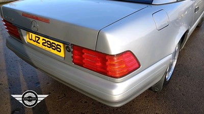 Lot 882 - 1998 MERCEDES SL 320 AUTO
