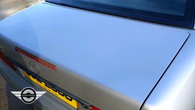 Lot 882 - 1998 MERCEDES SL 320 AUTO