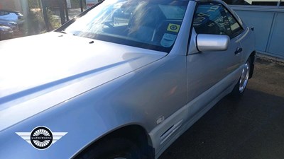 Lot 882 - 1998 MERCEDES SL 320 AUTO