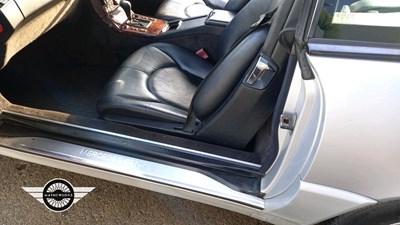Lot 882 - 1998 MERCEDES SL 320 AUTO