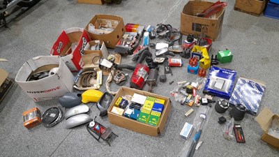 Lot 885 - 4 BOXES OF CAR PARTS