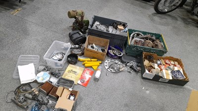 Lot 865 - BOX OF LE VELOCETTE ENGINE & GEARBOX , HONDA PARTS
