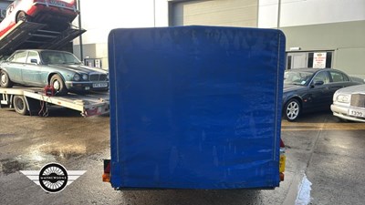 Lot 72 - COVERED CAR TRAILER