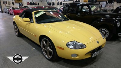Lot 90 - 2001 JAGUAR XK8 CONVERTIBLE AUTO