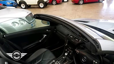 Lot 158 - 2004 MERCEDES SLK 200 KOMPRESSOR AUTO