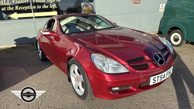 Lot 180 - 2004 MERCEDES SLK 200 KOMPRESSOR AUTO